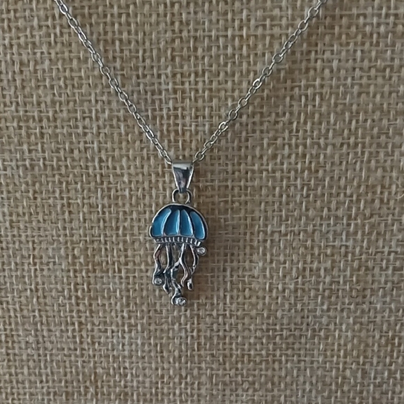 Silver and Blue Jellyfish Necklace with Turquoise Dome - Picture 4 of 6